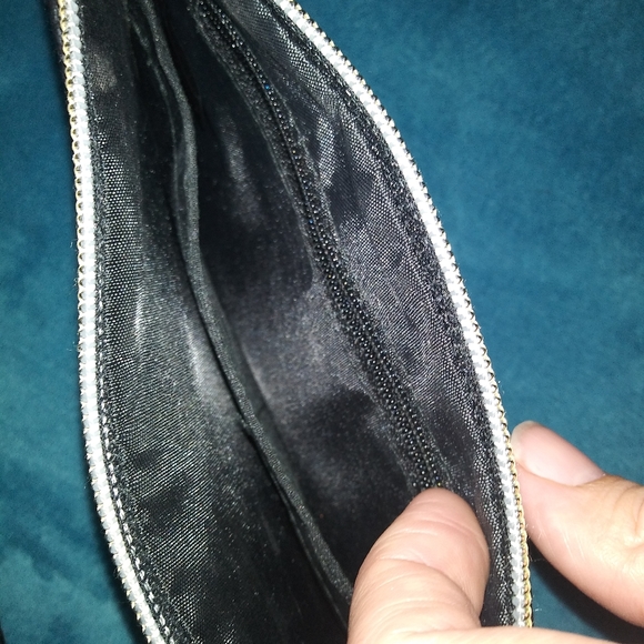Wristlet Zip up - Picture 5 of 5